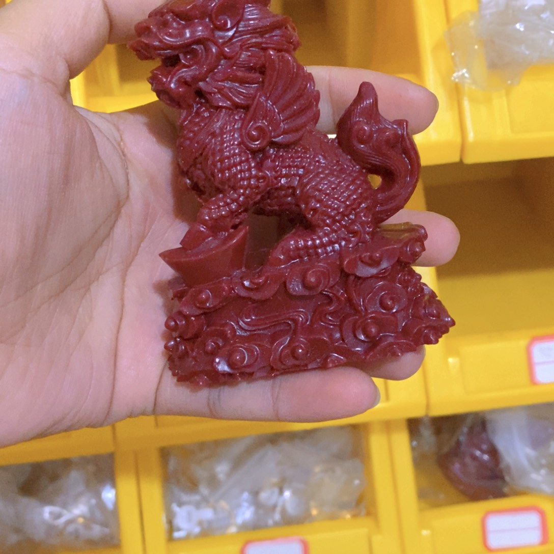 天然辰砂麒麟摆件