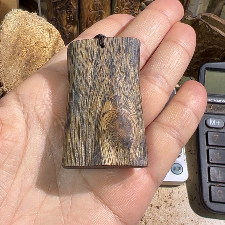 沉香吊坠棋楠沉香乌身吊坠9.2克