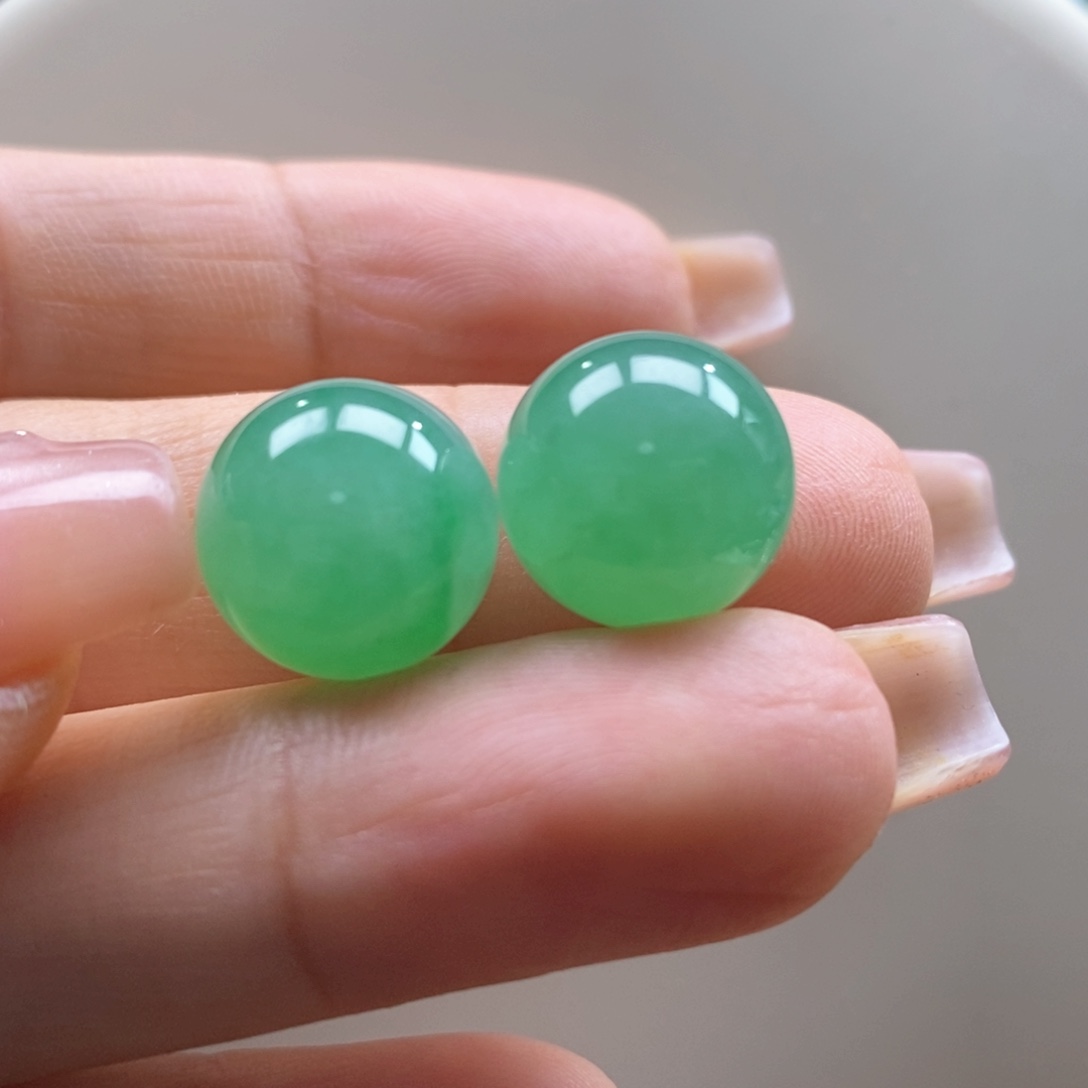 翡翠未镶嵌吊坠(不含链)翡翠随机发一个（只发一个）