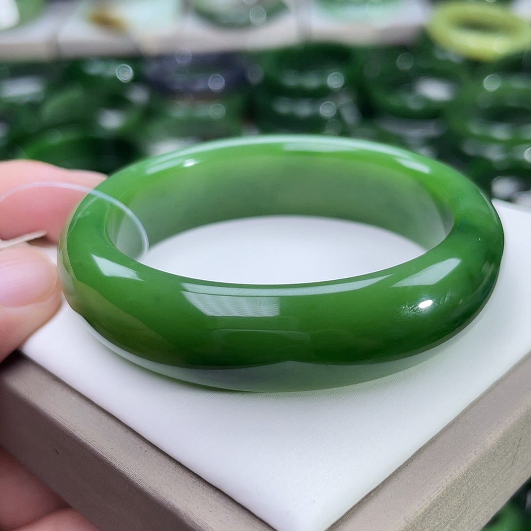 和田玉（碧玉）手镯未镶嵌