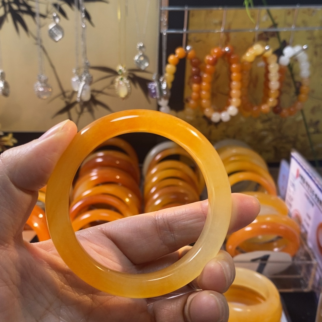 石英质玉（黄龙玉）未镶嵌手镯