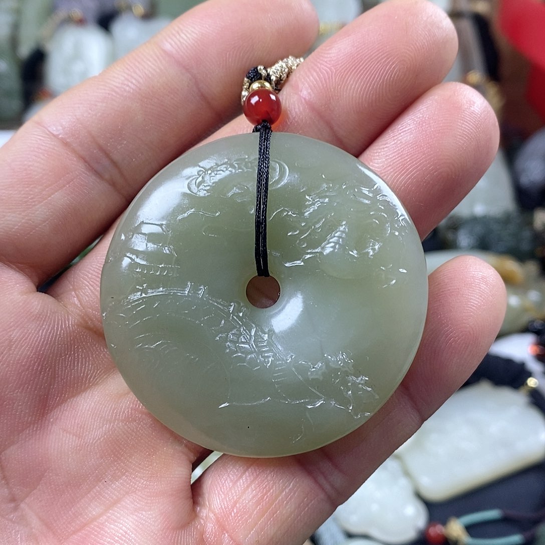 和田玉（糖玉）颈饰未镶嵌