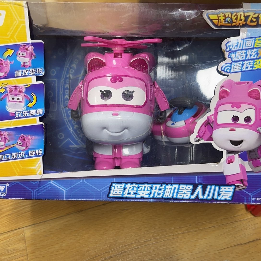 睿***萌塑料遥控变形机器人小爱变形卡顿