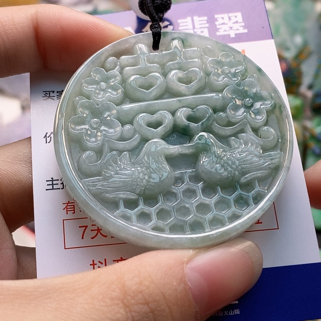 吊坠(不含链)未镶嵌翡翠