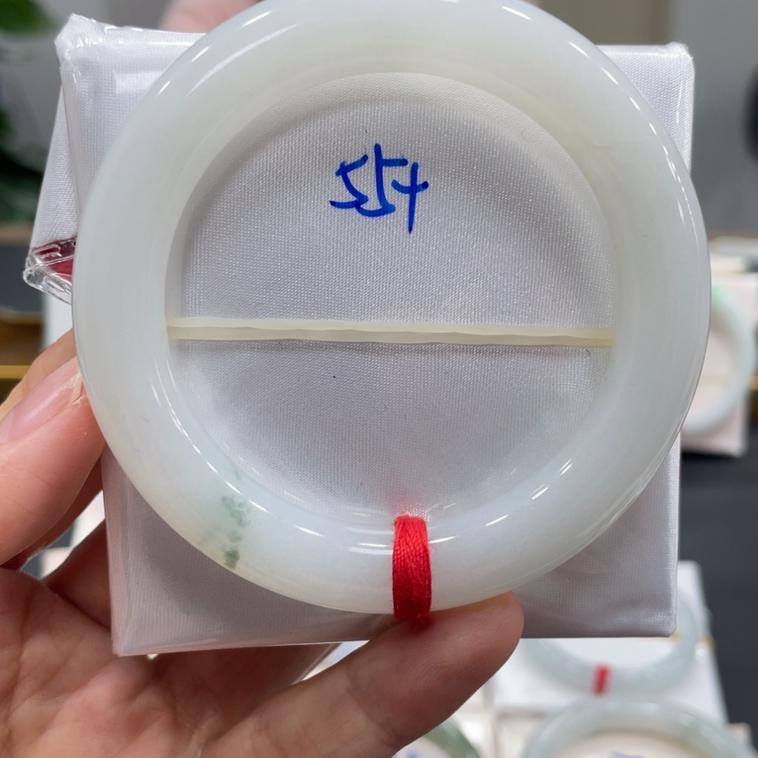 翡翠未镶嵌手镯翡翠