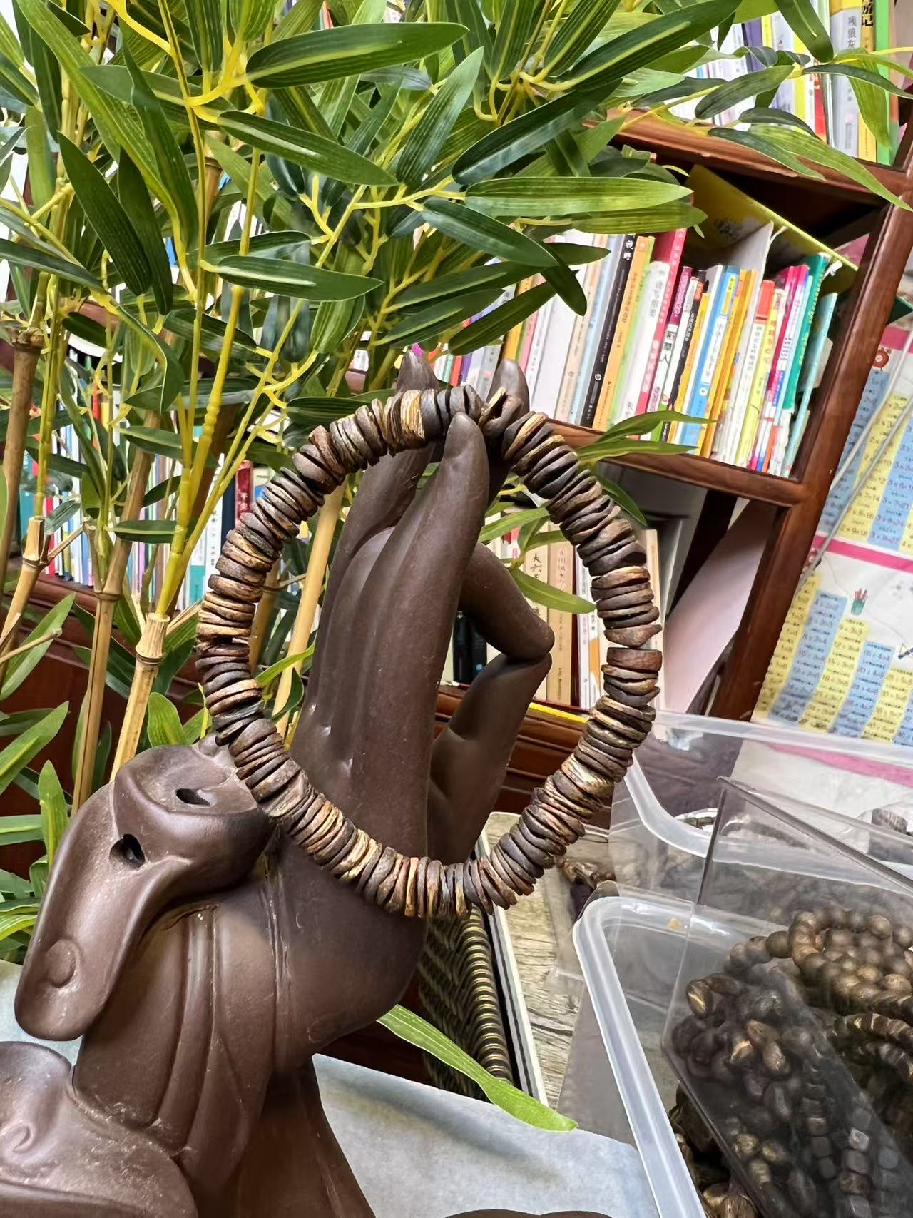 沉香莺歌绿棋楠沉水片珠单圈手串，8mm,6克（多样性发一条）