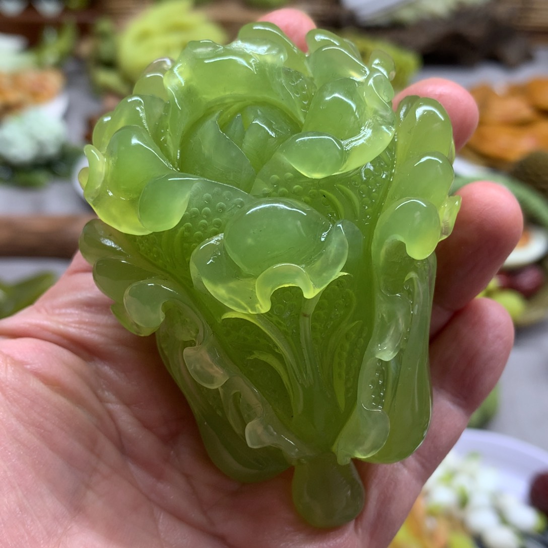 蛇纹石玉未镶嵌摆件