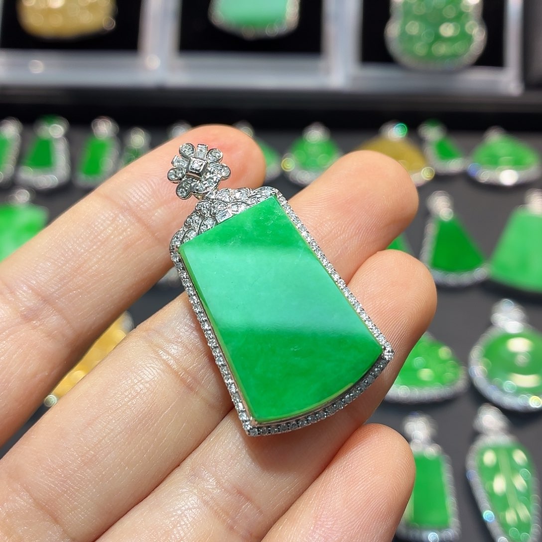 翡翠18K金镶嵌吊坠(不含链)92