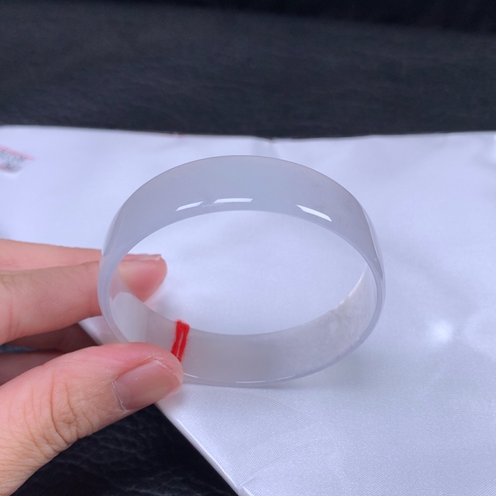 翡翠未镶嵌手镯  