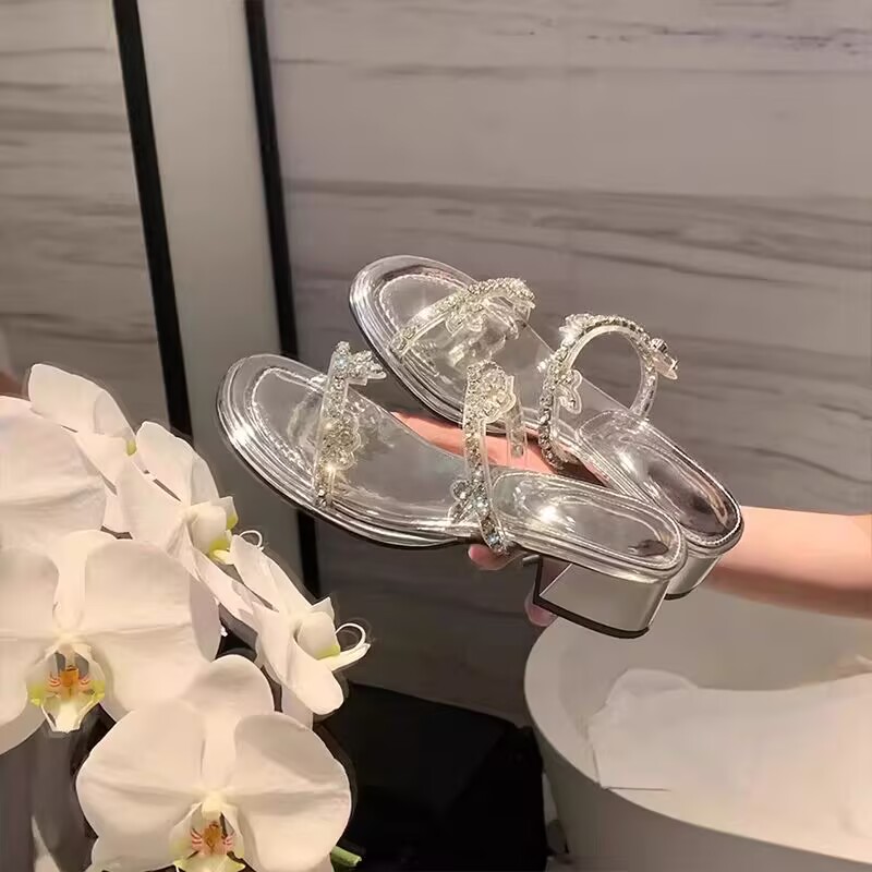 4-415夏季新品女凉鞋粗跟一字扣凉鞋平底女凉鞋百搭低跟鞋女