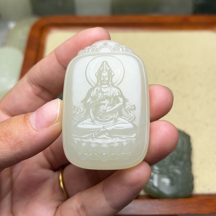 和田玉未镶嵌颈饰
