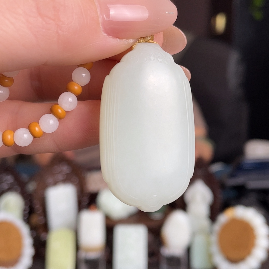 和田玉未镶嵌颈饰定制发货