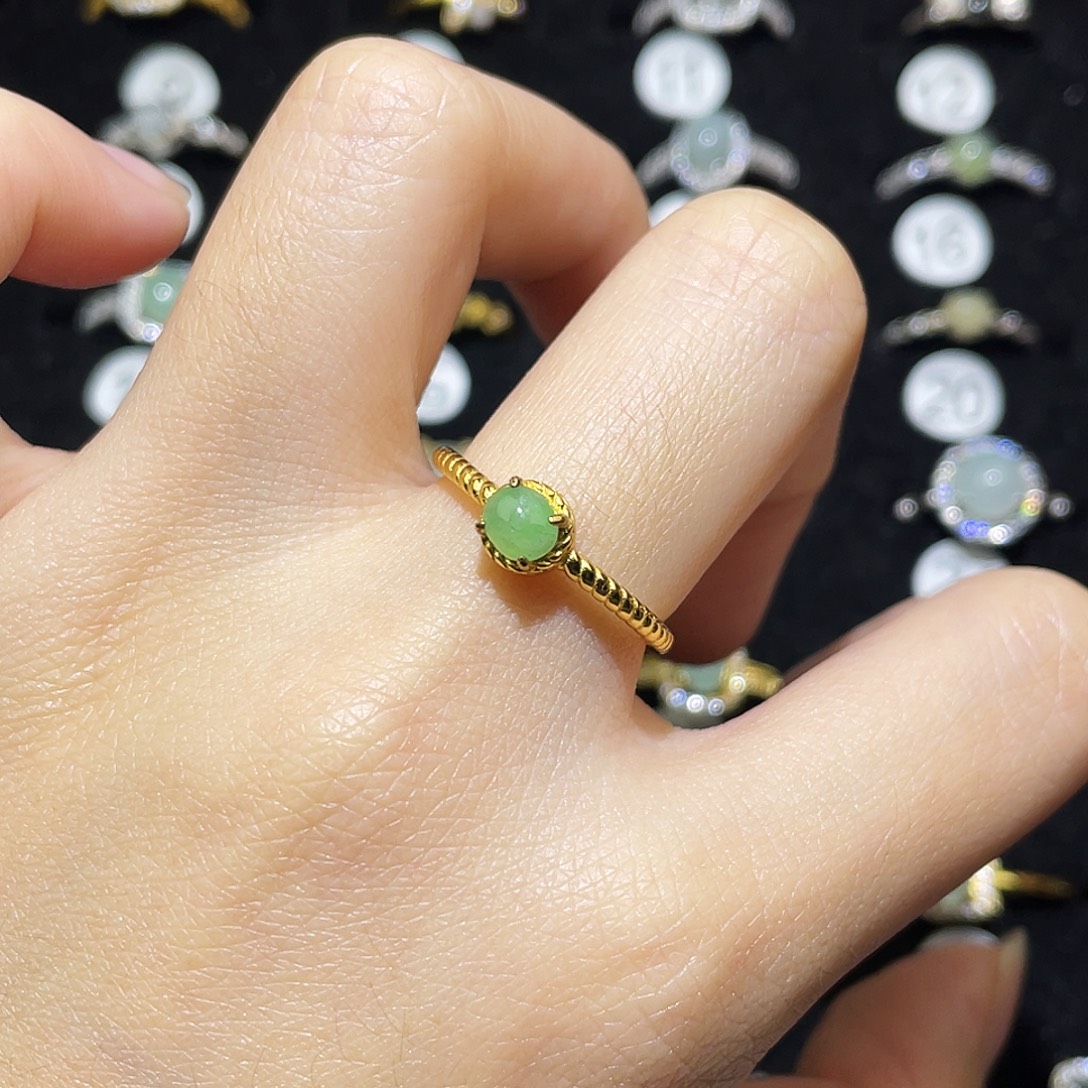 翡翠未镶嵌戒指戒指