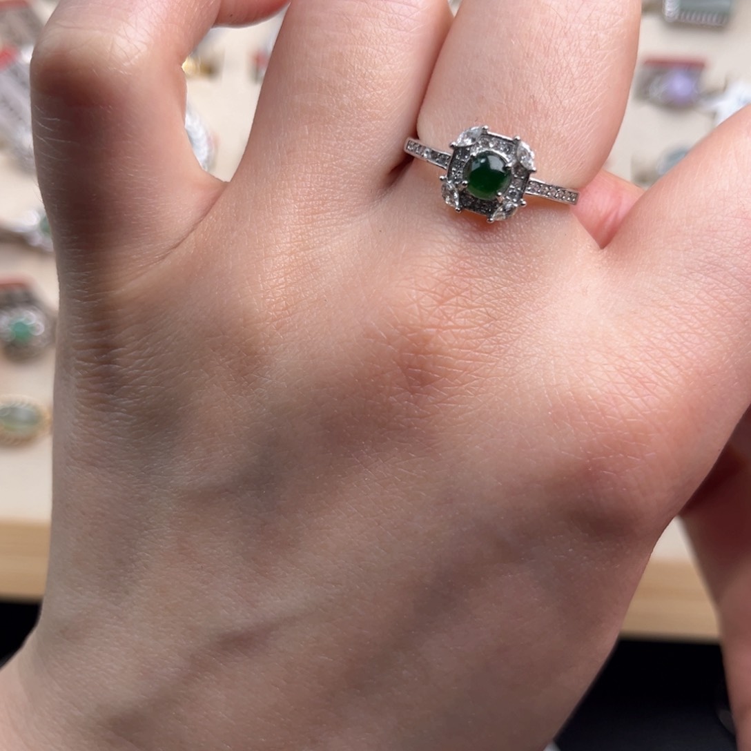 翡翠戒指银S925镶嵌666888