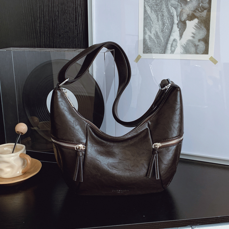 包包女式2025新款大容量百搭超软饺子包轻奢小众高级感通勤斜挎包