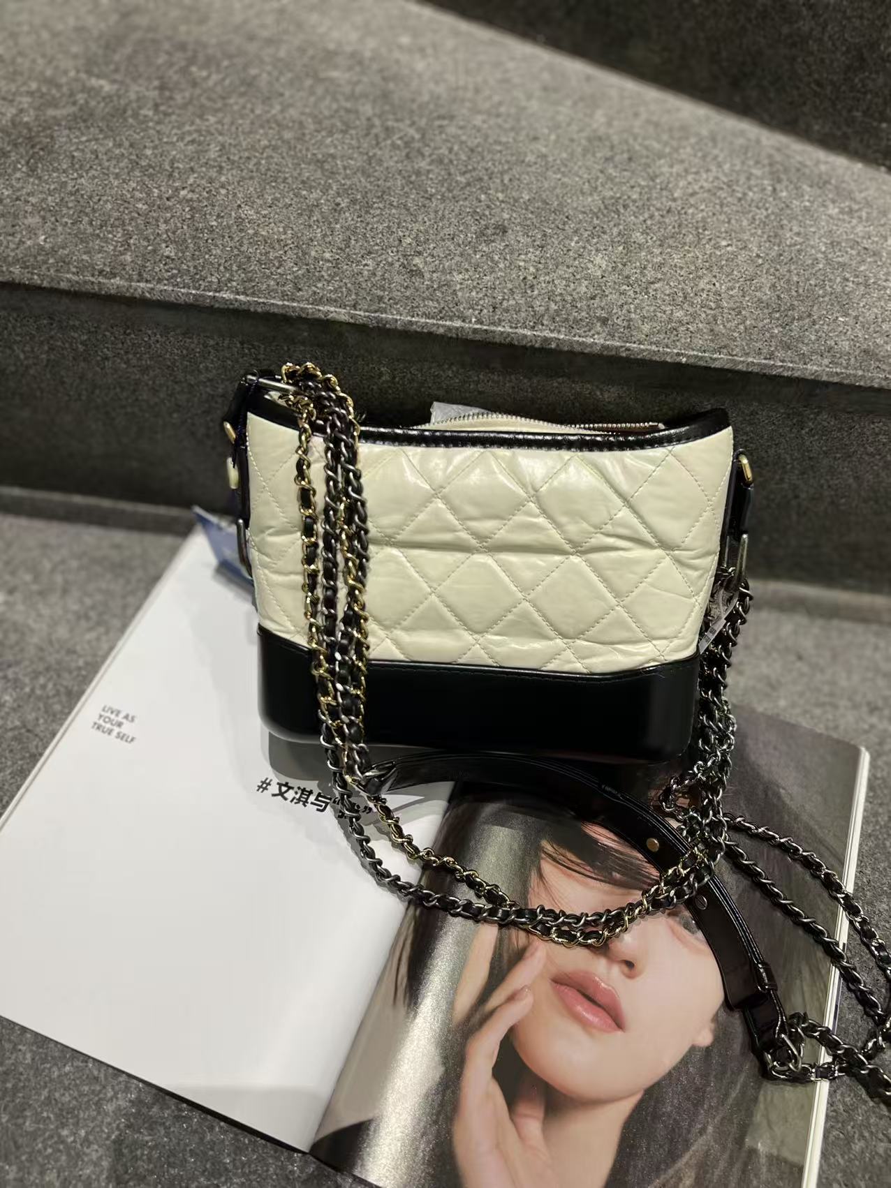 95新 Chanel/香奈儿 95新小号黑白拼色熊猫流浪单肩斜挎包