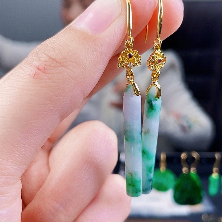 翡翠耳饰未镶嵌饰品