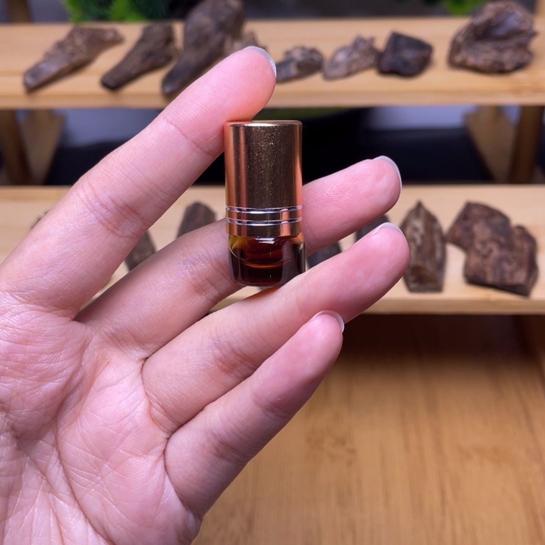 1克海南绿棋精油香