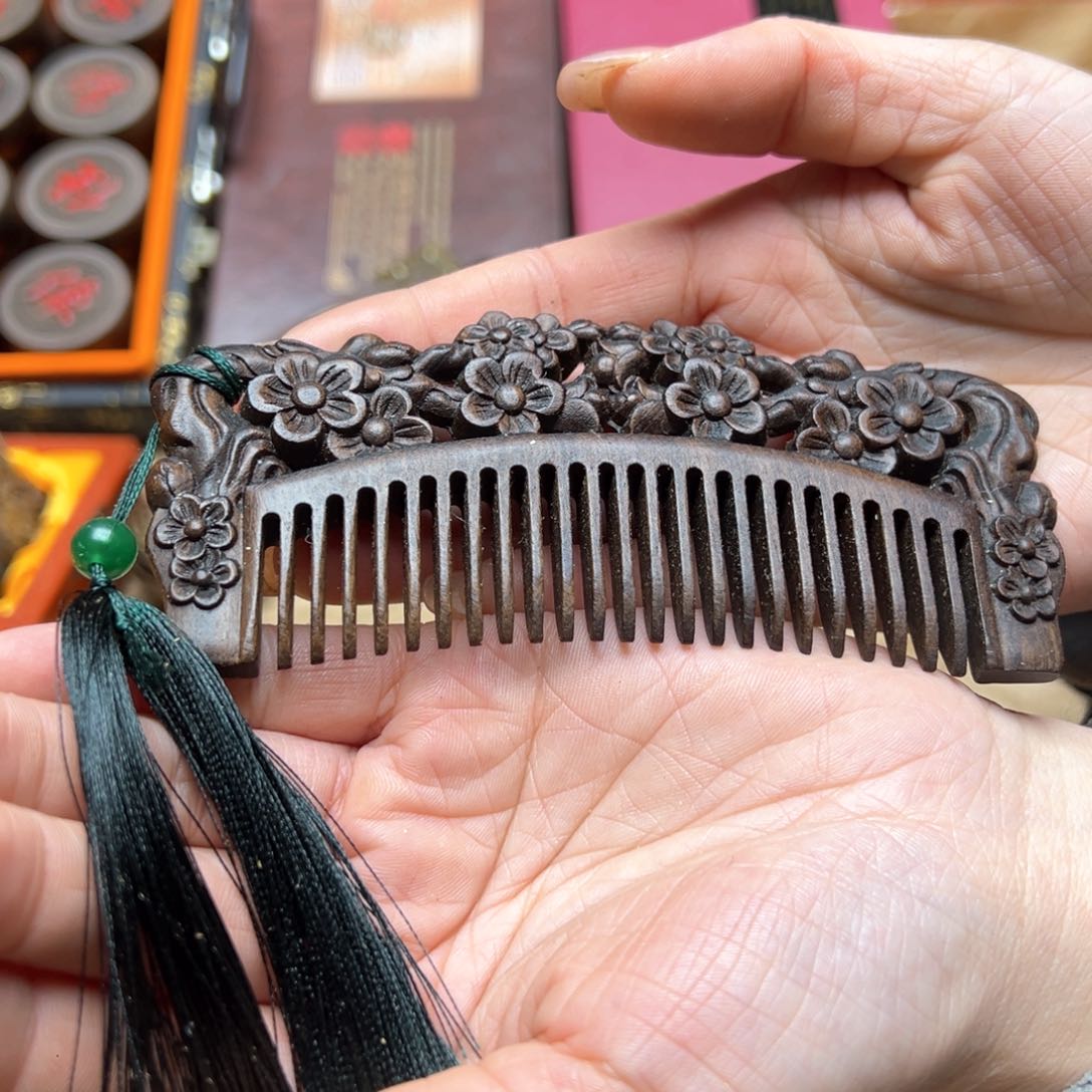 大叶紫檀（黑酸枝木类）