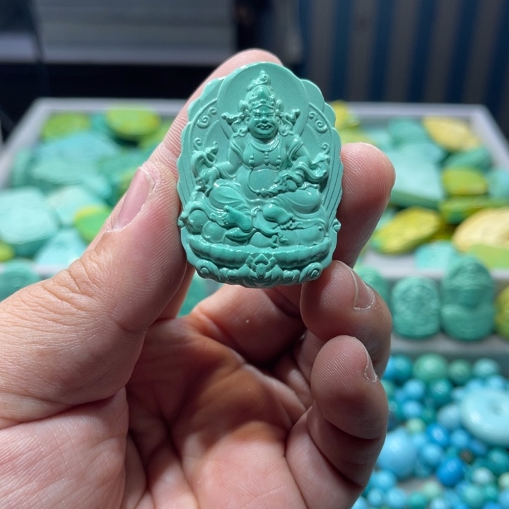 高瓷精品雕刻精美