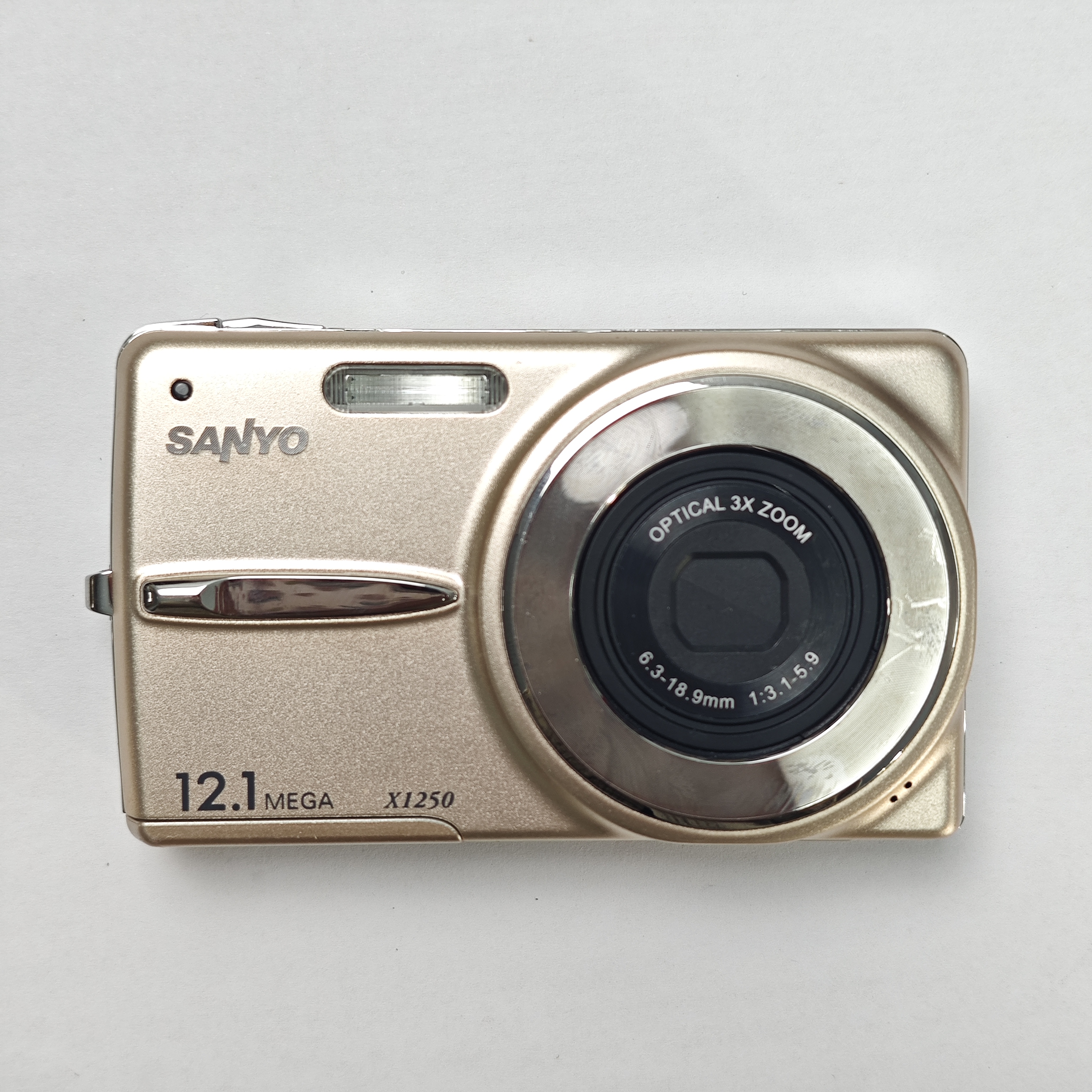 9新  三洋X1250香槟金冷白卡片机NO退换