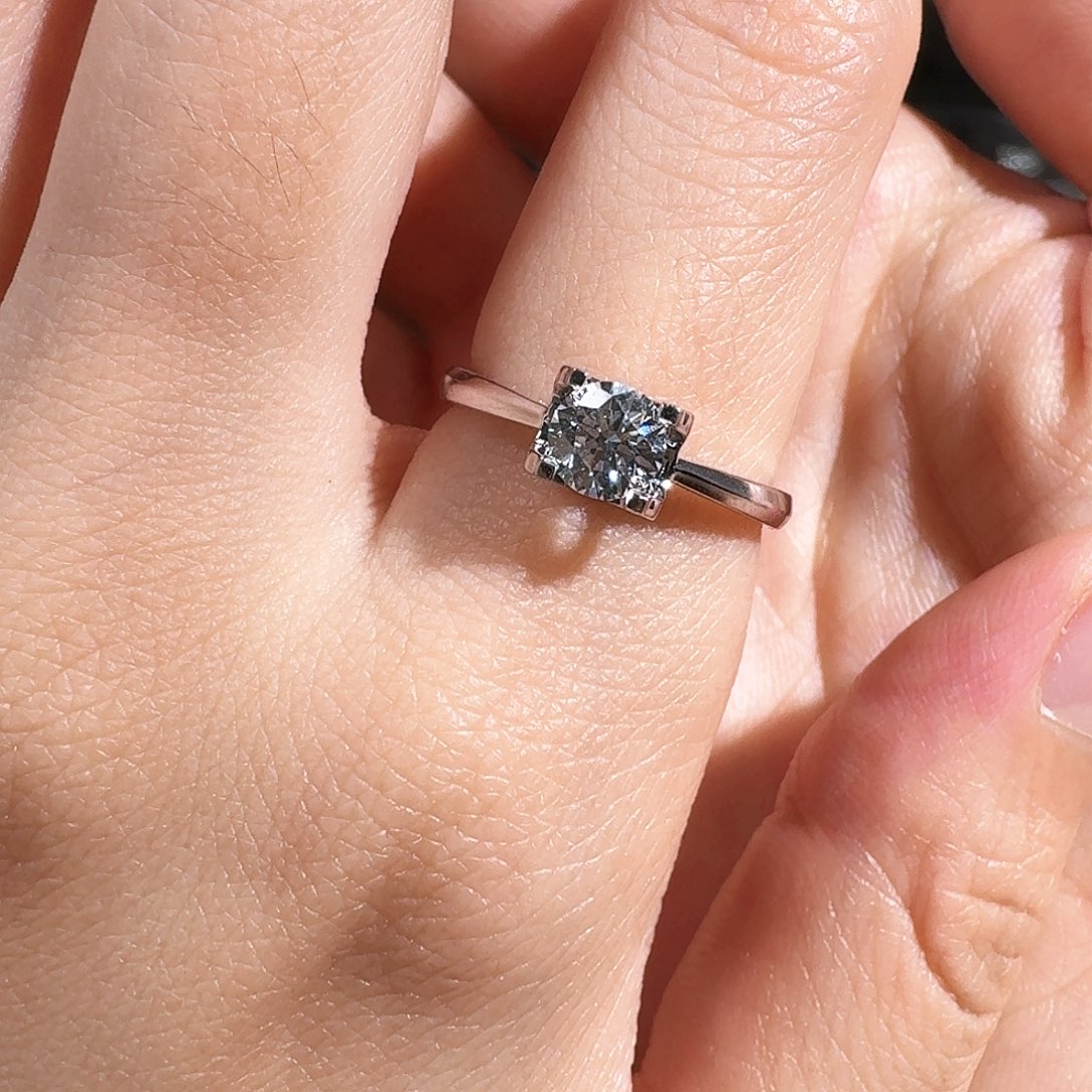 钻石戒指/指环18K金镶嵌Q*宝