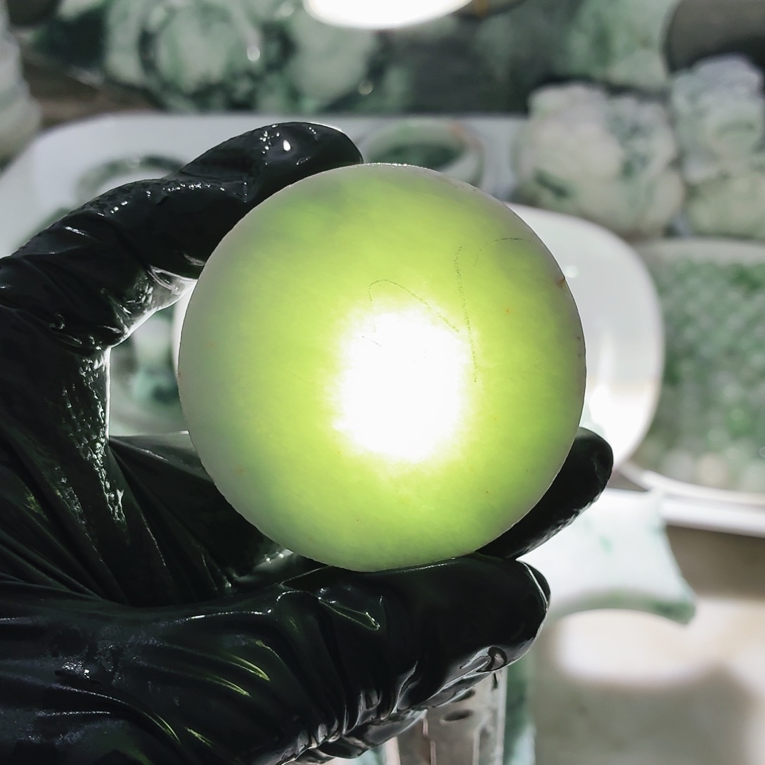 翡翠未镶嵌颈饰边角料