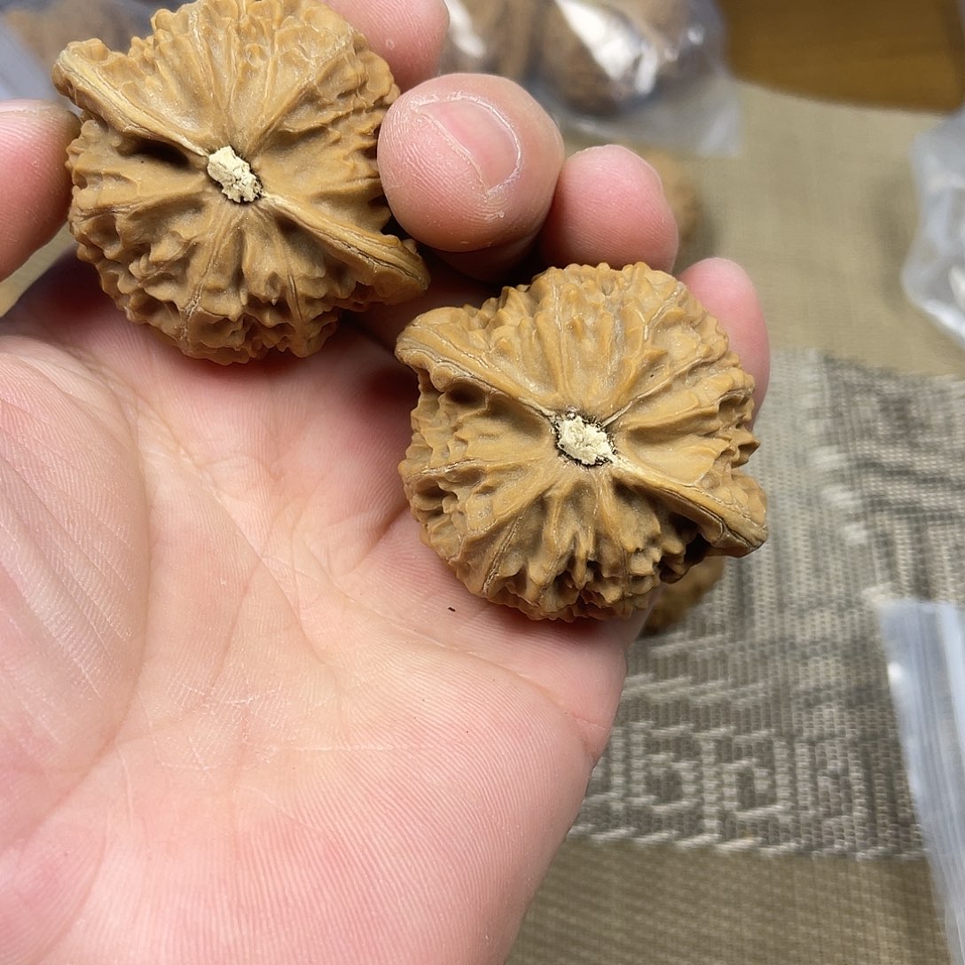 文玩核桃吊坠宫灯