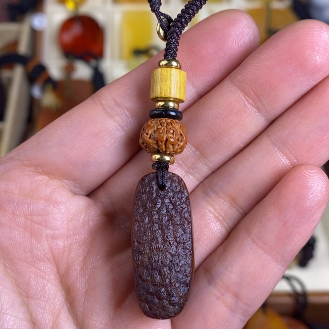 蜜蜡裸石未镶嵌大漠