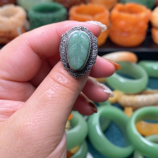 【闪购商品】石英质玉手镯未镶嵌