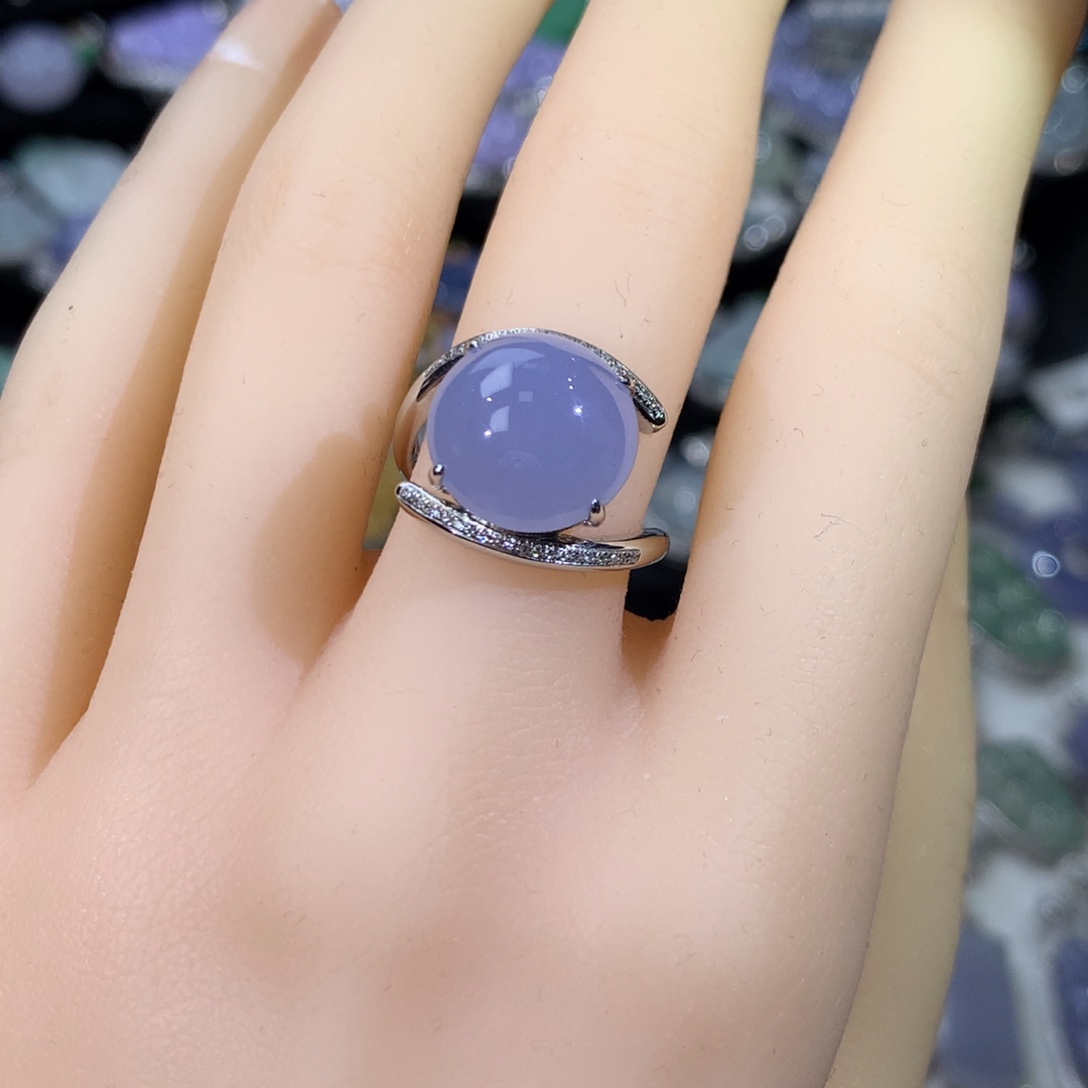 翡翠18K金镶嵌戒指