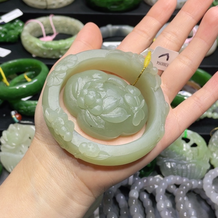 和田玉手镯57+圈口 编号93未镶嵌