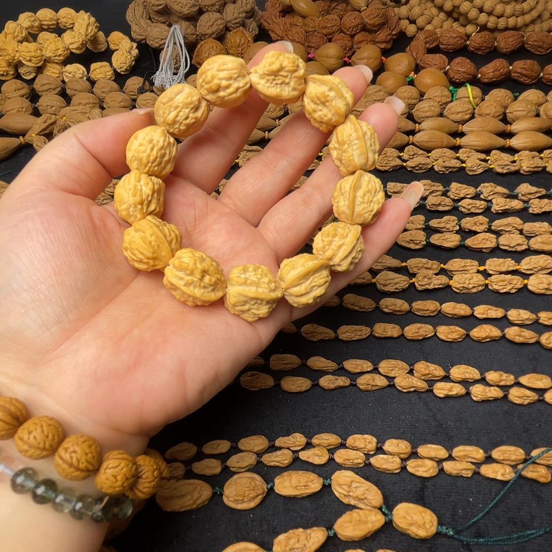 要***乐文玩核桃吊坠异形