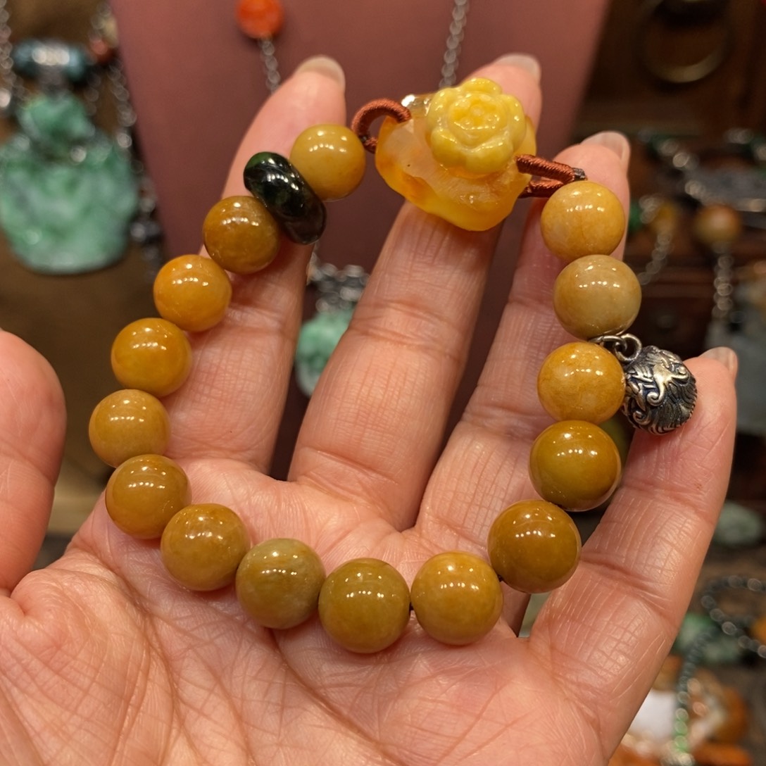 翡翠吊坠(赠链)未镶嵌