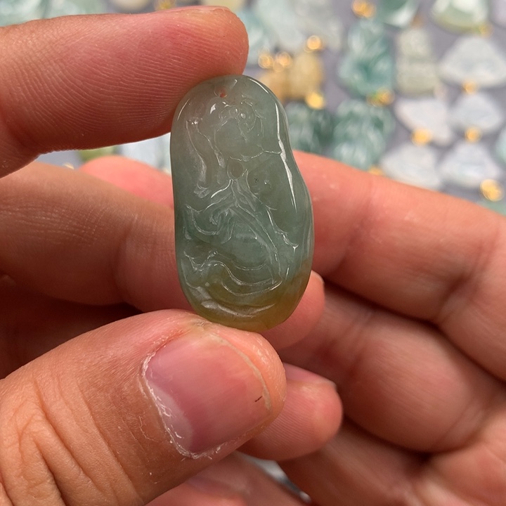 翡翠颈饰未镶嵌好运连连