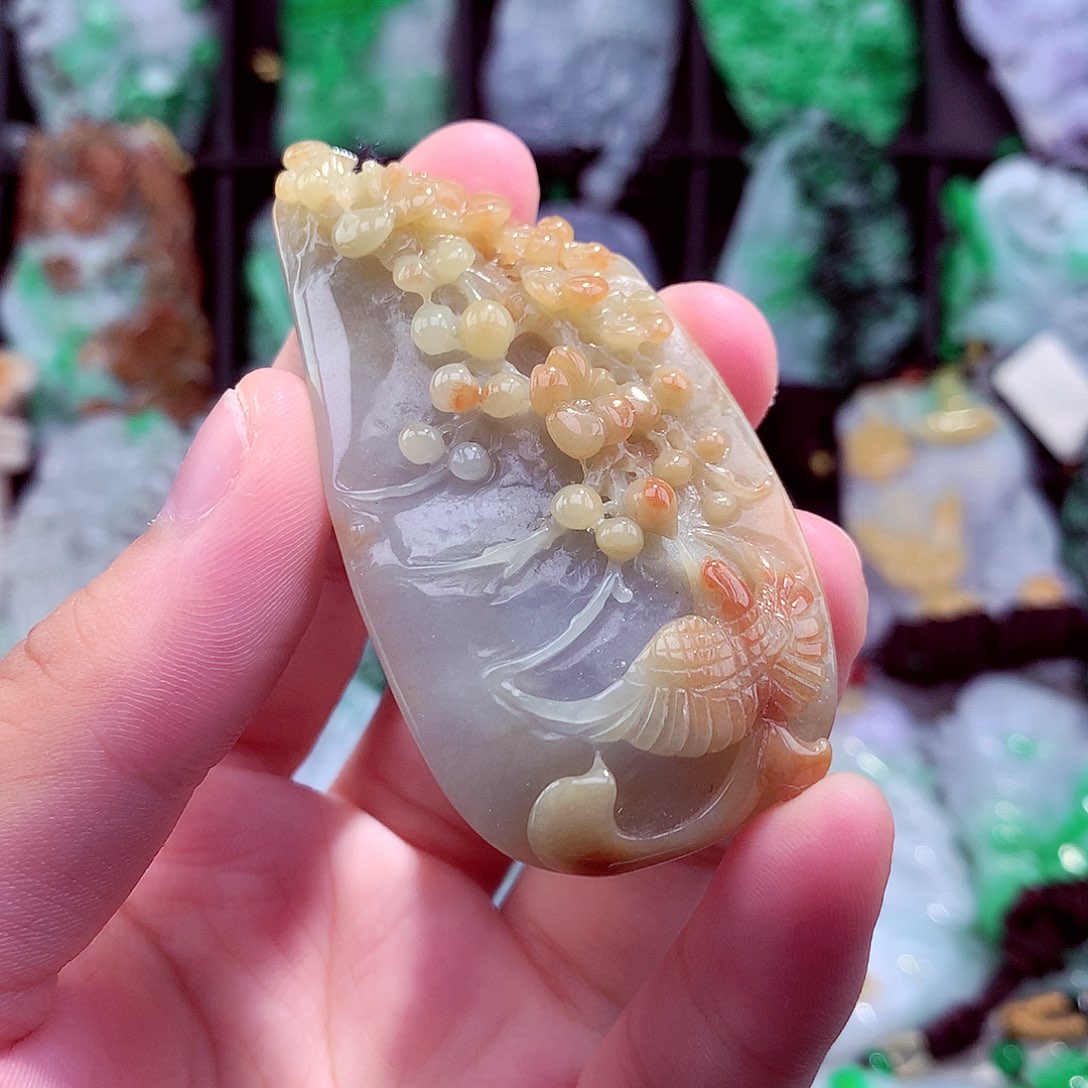 翡翠未镶嵌颈饰挂件