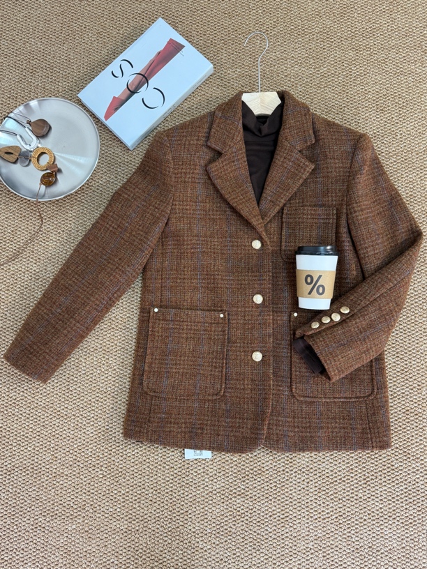 焦糖色大牌感复古时尚枪驳领西装 杂色设计感小众无领外套
