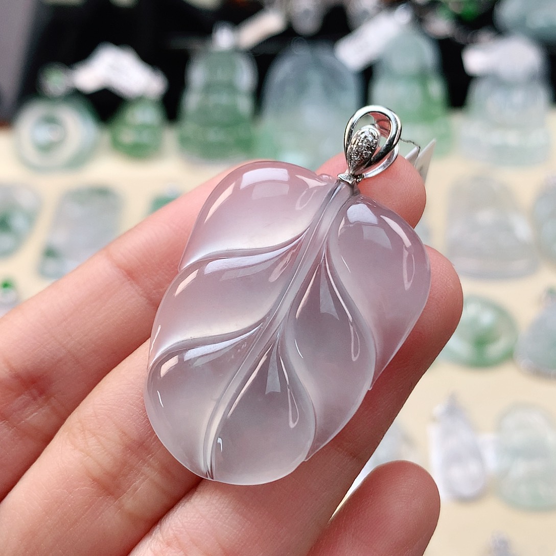 翡翠18K金镶嵌颈饰叶子