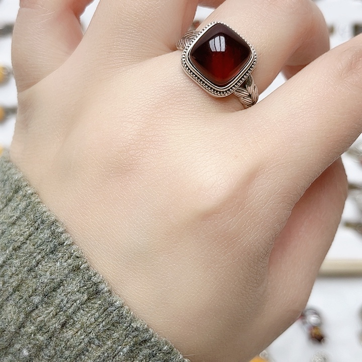 血珀戒指银S925镶嵌天然