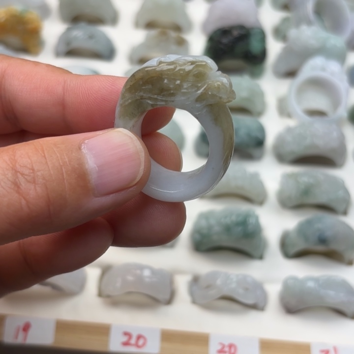 翡翠未镶嵌戒指港码17龙戒255