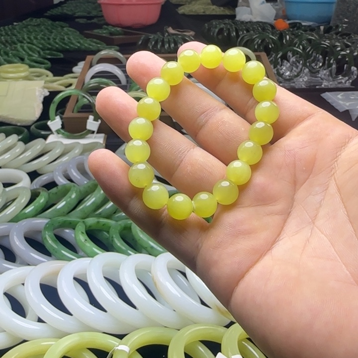 ****苗和田玉（糖玉）未镶嵌手链