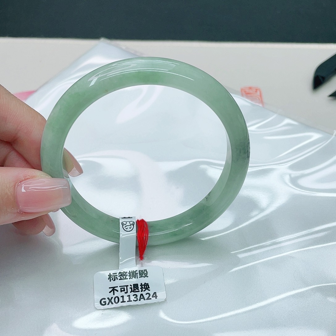 翡翠手镯未镶嵌正58.6