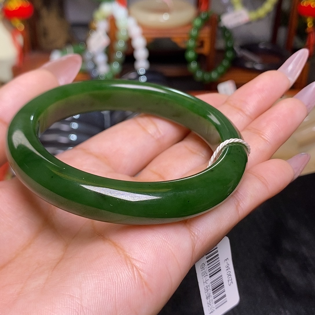和田玉碧玉收藏毕业级老料手镯58.5圈未镶嵌花*喵