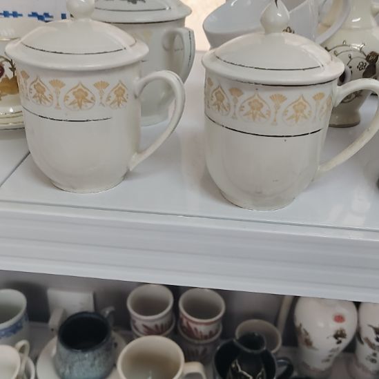 瓷片五厂，七厂各种摆件，瓷片，均有瑕疵！