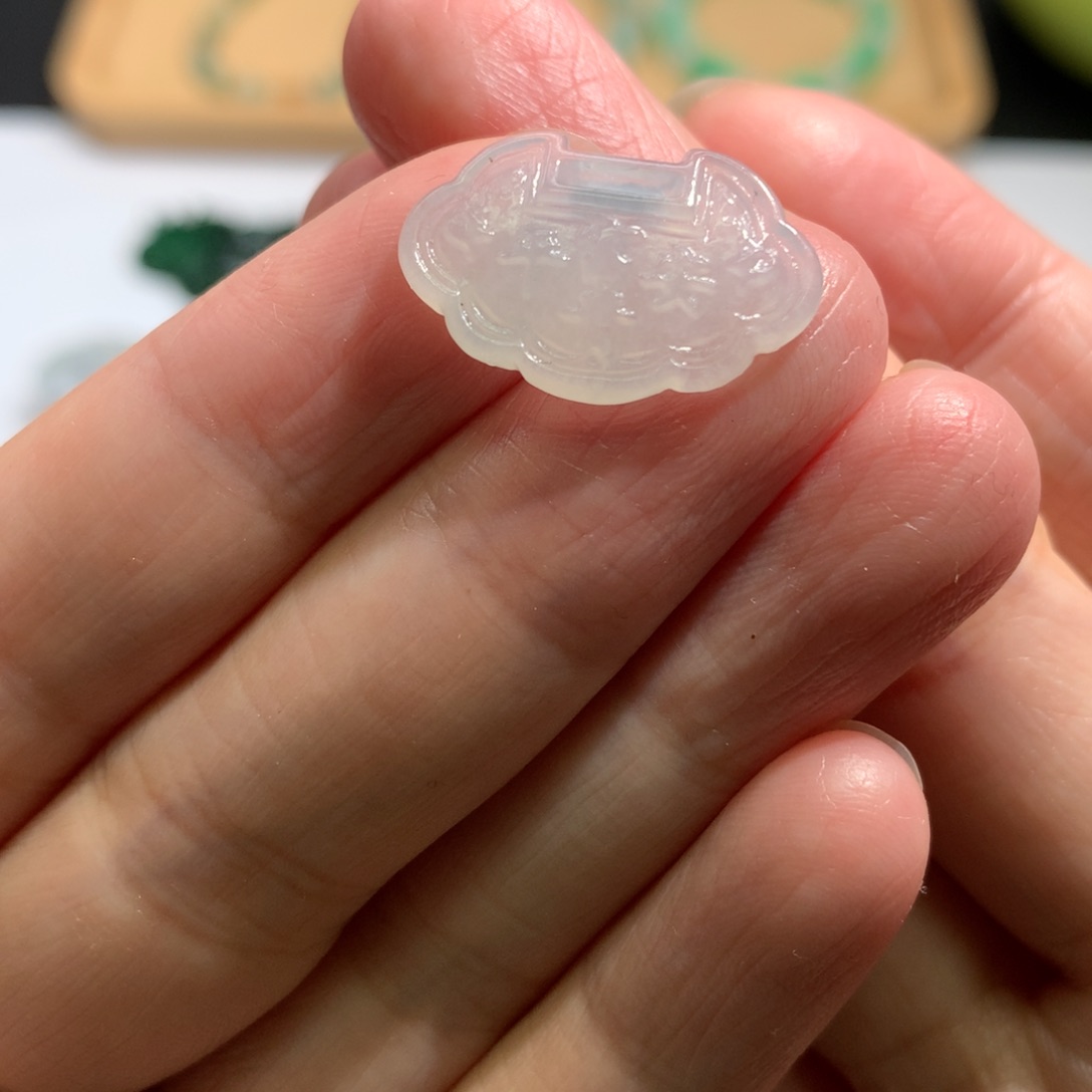 定制翡翠未镶嵌平安锁