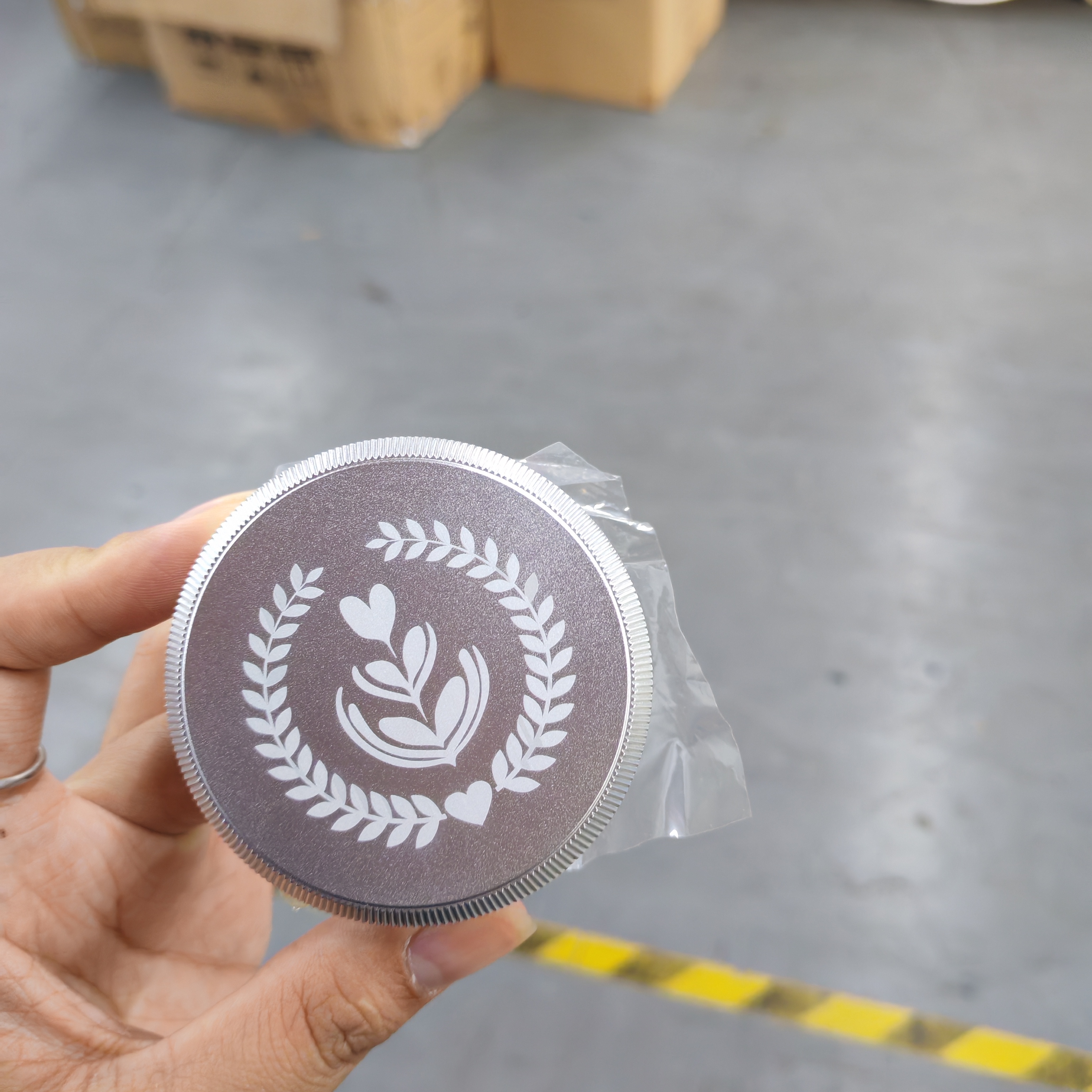 贰手  慕威纳布粉器银色58mm 微瑕