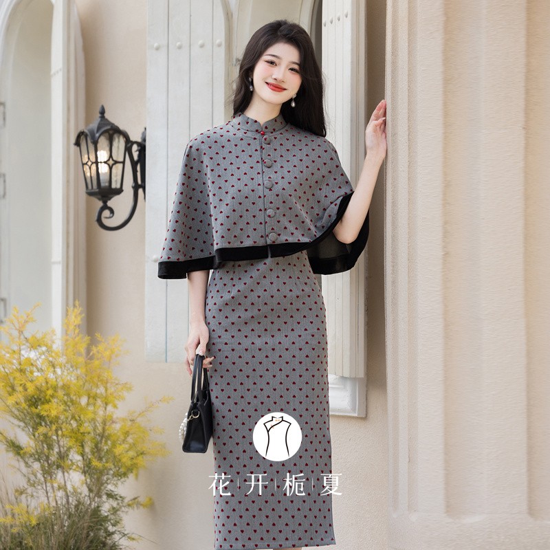 《千金大小姐》 复古千金风斗篷披肩旗袍套装新中式民国风气质