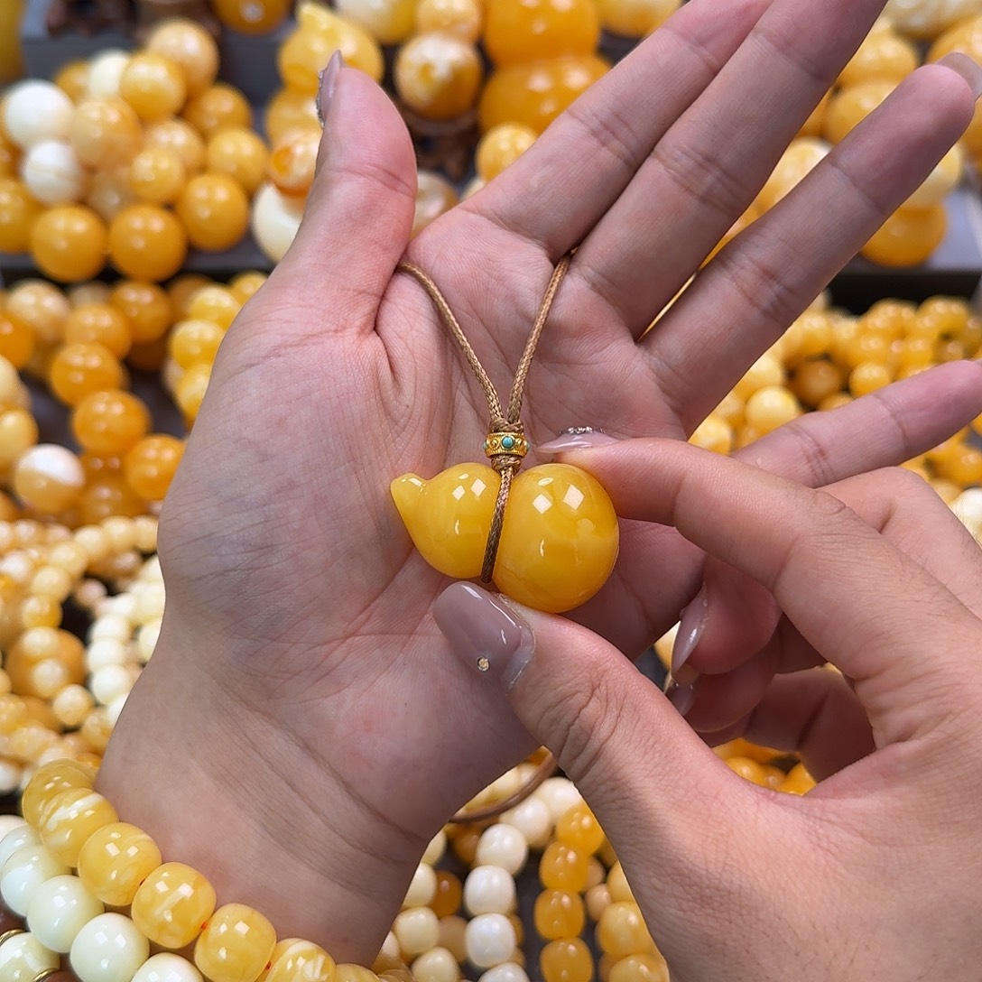 蜜蜡未镶嵌珠宝奇石