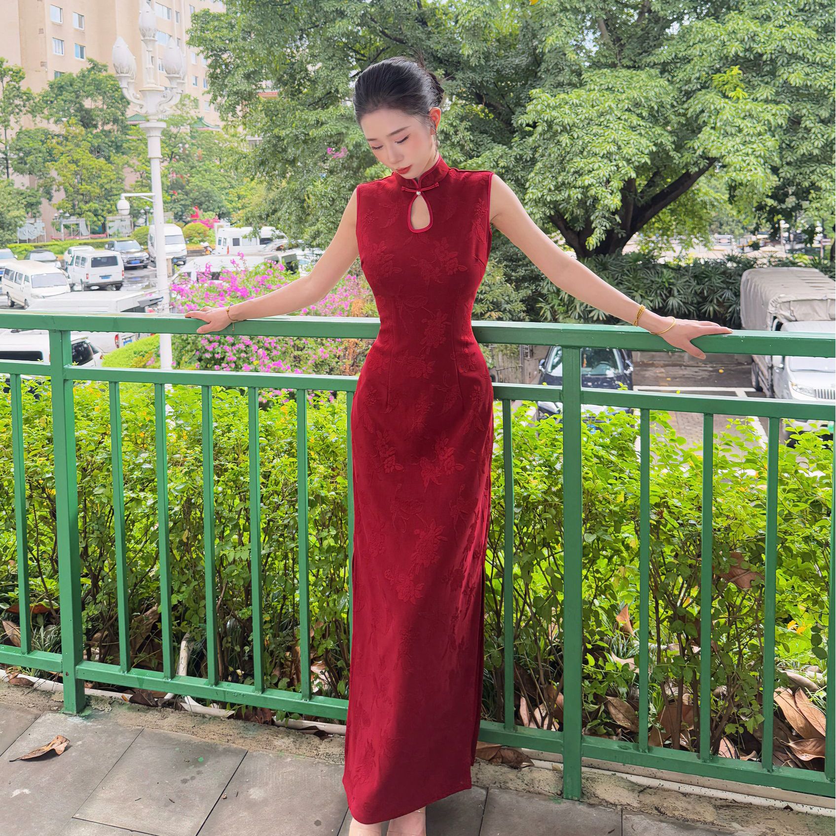 LHMknk1画报夫人原创自制新中式秋季针织提花红色旗袍 红墙蝴蝶