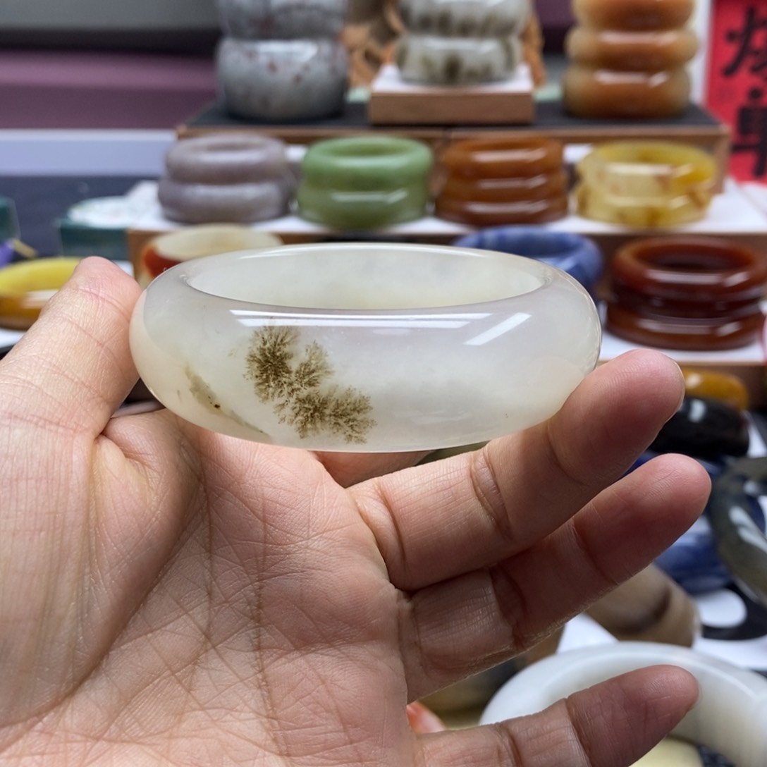 石英质玉手镯未镶嵌老*